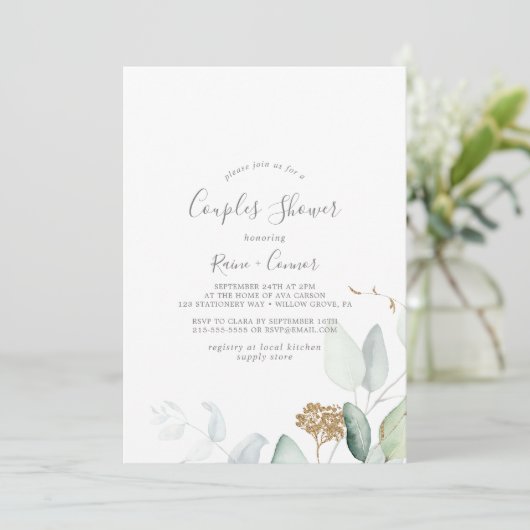 Airy Greenery und Gold Leaf Couples Dusche Einladung (Stehend Vorderseite)
