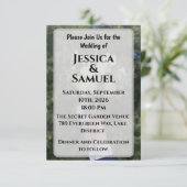 Airy Outdoor Wedding Invitation with White Roses Einladung (Stehend Vorderseite)