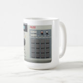 Akai MPC 2000 Trommel-Maschine Kaffeetasse (VorderseiteRechts)