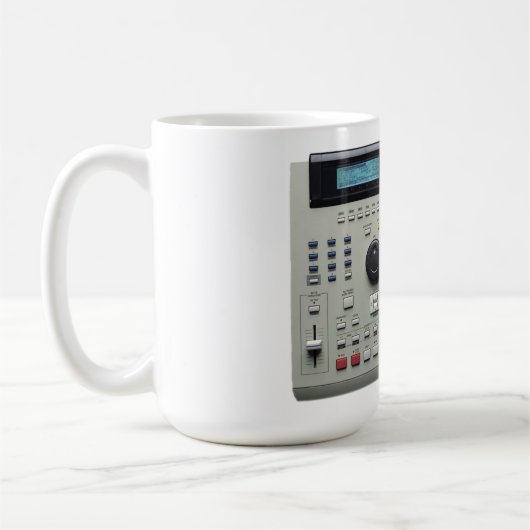 Akai MPC 2000 Trommel-Maschine Kaffeetasse (Links)