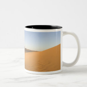 Akakus, Sahara-Wüste, Fezzan, Libyen. Zweifarbige Tasse