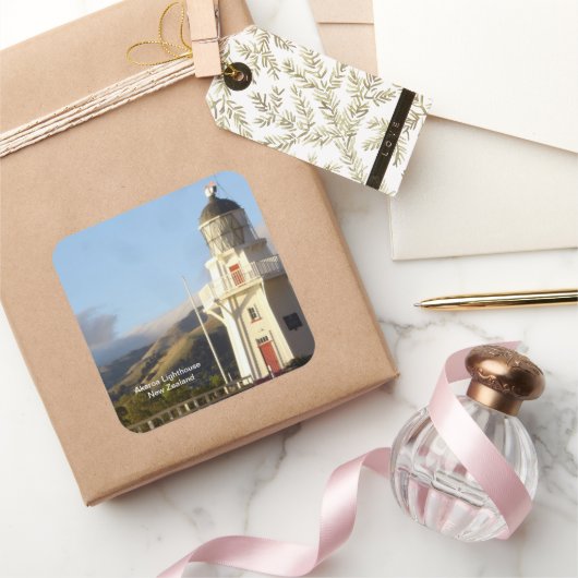 Akaroa Lighthouse, Neuseeland Quadratischer Aufkleber (Schenken)