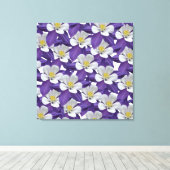Akelei-Blumenmuster Leinwanddruck (Insitu (Holzboden))