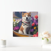 Akita Dog on a Paddle: Ein Landschaftliches Abente Quadratische Wanduhr (Zuhause)