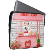 Akita Dog Valentine's Day Kissing Booth Laptopschutzhülle (Vorne Rechts)