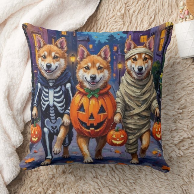 Akita Dogs Trick-or-Treating in Halloween-Kostümen Kissen (Decke)