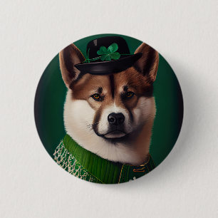 Akita-Hund im St. Patrick's Day-Kleid Button