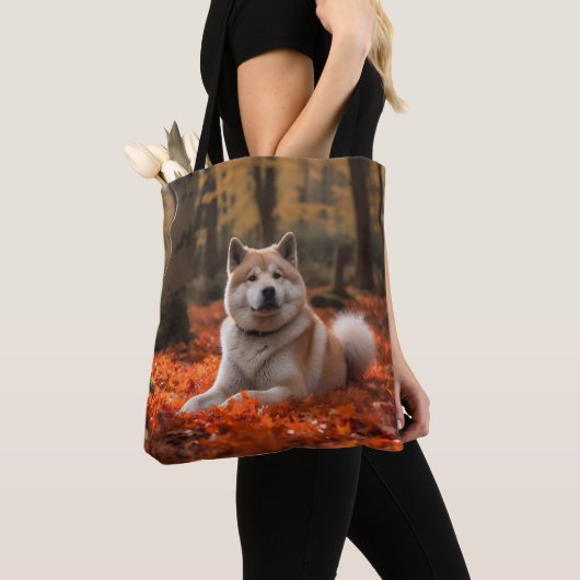 Akita im Herbst Leaves Fall Inspiriert Tasche (Von Nahem)