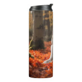 Akita im Herbst Leaves Fall Inspiriert Thermosbecher (Nach links gedreht)