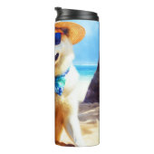 Akita on Beach, Sommergeschenk für Hundefreunde Ge Thermosbecher (Nach rechts gedreht)