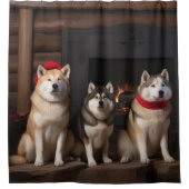 Akita von der Feuerstelle Weihnachten Duschvorhang (Vorderseite)