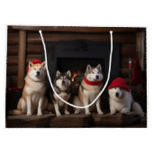 Akita von der Feuerstelle Weihnachten Große Geschenktüte (Rückseite)