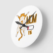 Akku der Katzenbatterie mit geringer Mama Runde Wanduhr (Winkel)