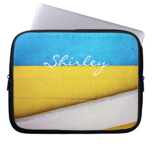 Akku-Gebäude-Minimal Abstrakt von STaylor Lapt Laptopschutzhülle