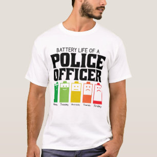 Akkulaufzeit eines Polizeibeamten T-Shirt