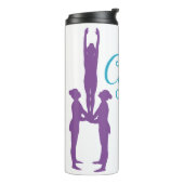 Akrobatische Gymnastik fähig zu den fantastischen Thermosbecher (Nach links gedreht)