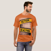 "Aktion und Reaktion" von Orange Men T-Shirt (Vorne ganz)