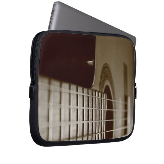 Akustikgitarre Laptopschutzhülle (Vorne Rechts)