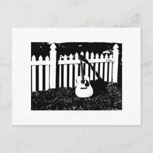 Akustische Gitarre und Zaun-Postkarte Postkarte