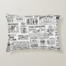 Akzent-Kissen in schwarz-weißer Zeitung