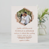 Alabaster Hexagon Rose Gold Wreath Foto Wedding Folieneinladung (Stehend vorne)