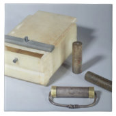 Alabasterkasten- und -bronze- und fliese (Vorderseite)