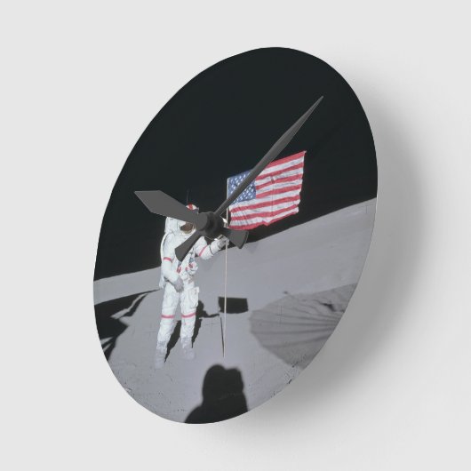 Alan B. Schäfer Jr. (Apollo 14) Runde Wanduhr (Winkel)