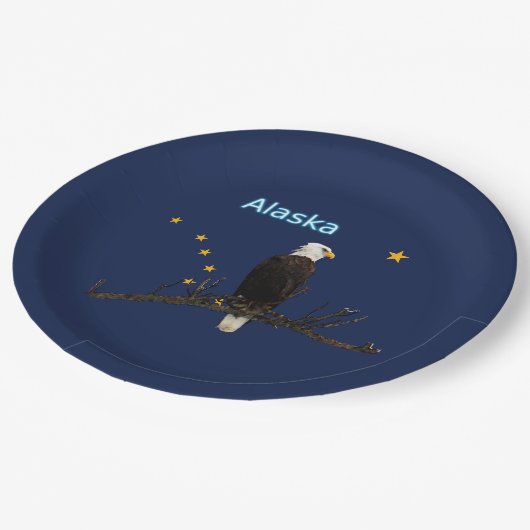 Alaska Adler und Fahne Pappteller (Schrägansicht)