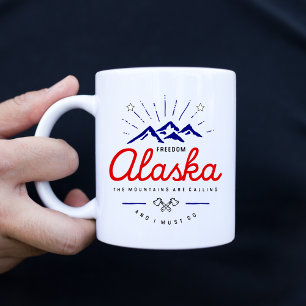 Alaska-Berge fordern, dass ich hellfarbig werde Kaffeetasse