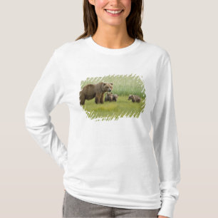 Alaska-Braunbär-Weibchen und drei Junge, Ursus T-Shirt