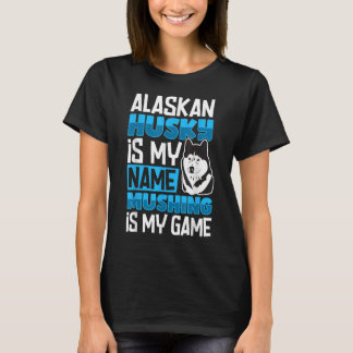 Alaska-Husky-Schlitten-Hunde-Rennen und -Pilze 4 T-Shirt