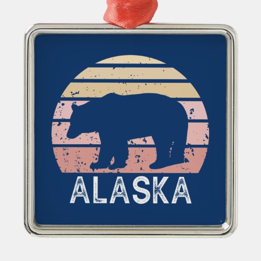 Alaska Retro Bear Ornament Aus Metall (Vorne)