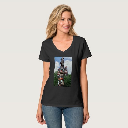 Alaska Totem Pole T-Shirt (Vorderseite Vollansicht)