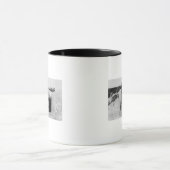 Alaskan Eskimos außerhalb ihrer Zuhause-Fotografie Tasse (Zentrum)