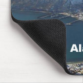 Alaskan Gebirge und Stadt Unterhalb Mousepad (Ecke)