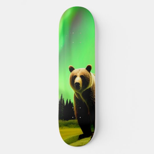 Alaskan Grizzly Bear und Green Aurora Borealis Skateboard (Vorderseite)