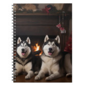 Alaskan Malamute am Feuerplatz Weihnachten Notizblock (Vorderseite)