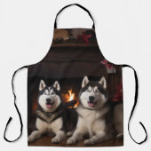 Alaskan Malamute am Feuerplatz Weihnachten Schürze (Vorderseite)