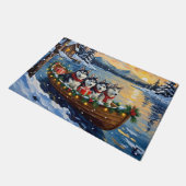 Alaskan Malamute Christmas Boat Holiday Fußmatte (Schrägansicht)