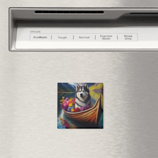 Alaskan Malamute Dog on Paddle: Ein Landschaftlich Magnet (In Situ (Geschirrspüler))