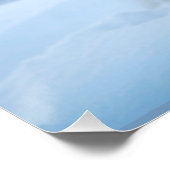 Alaskan Malamute geht auf Schneefeld Poster (Ecke)