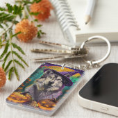 Alaskan Malamute Halloween Hexe und Pumpkin Schlüsselanhänger (Vorderseite rechts)