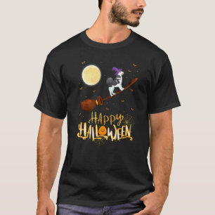 Alaskan Malamute Hund fährt mit Hexe auf Schrotfli T-Shirt