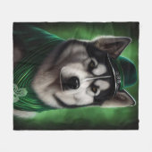 Alaskan Malamute Hund in St. Patrick's Day Dress Fleecedecke (Vorderseite (Horizontal))