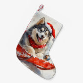 Alaskan Malamute in Sledge Let it Schnee Weihnacht Kleiner Weihnachtsstrumpf (Vorderansicht (hängend))