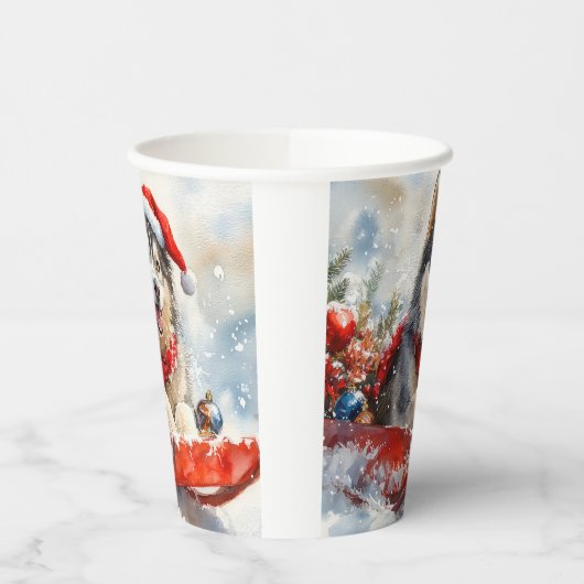 Alaskan Malamute in Sledge Let it Schnee Weihnacht Pappbecher (Links)