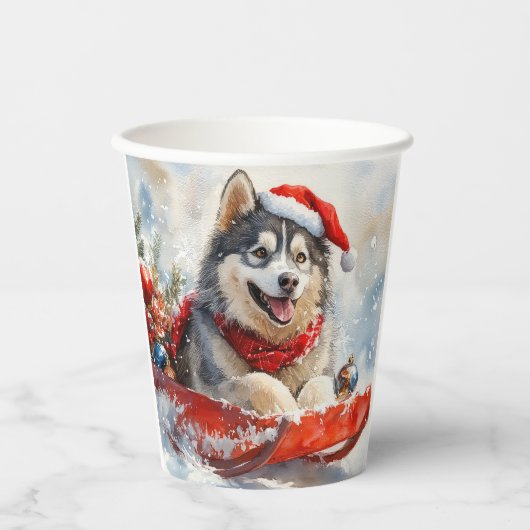 Alaskan Malamute in Sledge Let it Schnee Weihnacht Pappbecher (Vorderseite)