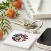 Alaskan Malamute mit amerikanischer Flagge Schlüsselanhänger (Vorderseite rechts)