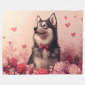 Alaskan Malamute mit Rose - Valentinstag Fleecedecke (Vorderseite (Horizontal))