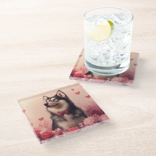 Alaskan Malamute mit Rose - Valentinstag Glasuntersetzer (Schrägansicht)